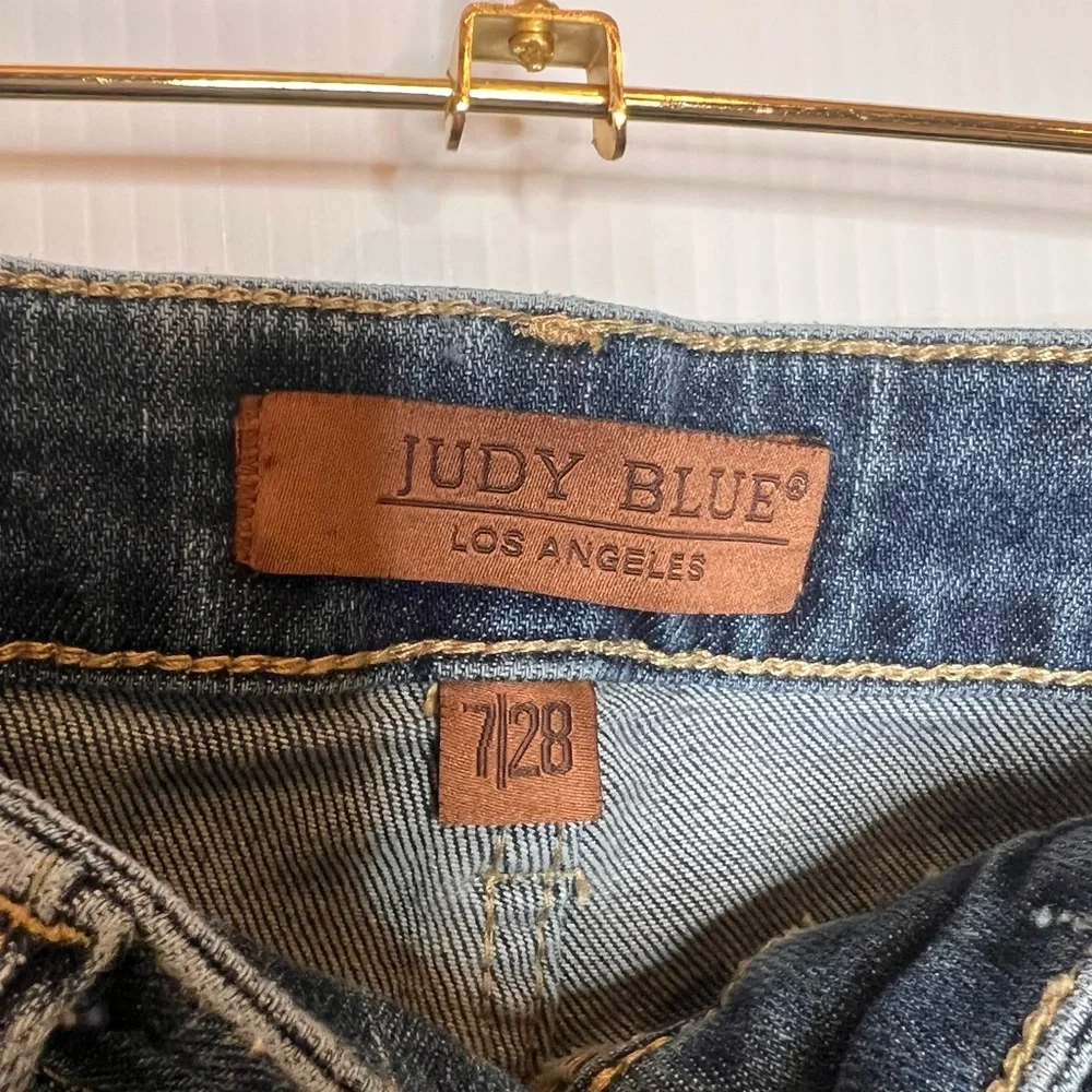JUDY BLUE Mid Rise Tummy Control Vintage Straight Raw Hem Denim Jeans. Size 7/28